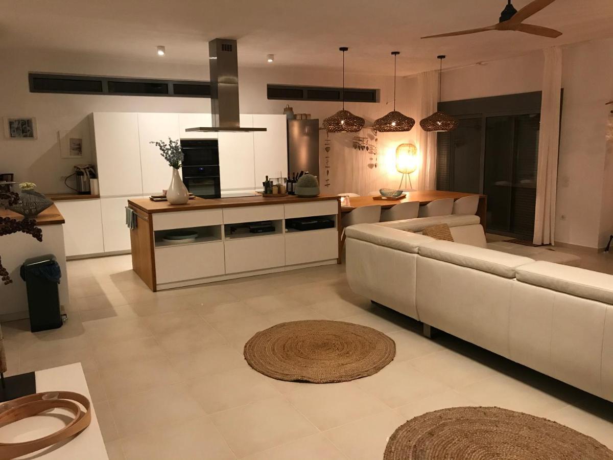 Villa Estee, Luxury Villa With Private Infinity Pool And Jacuzzi Eloúnda Exterior foto