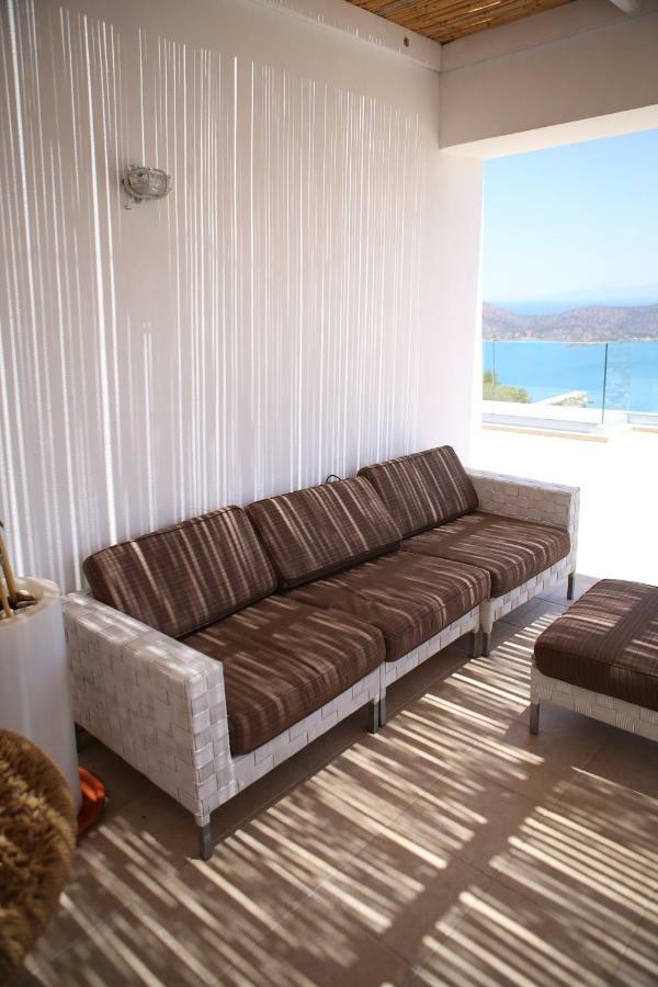 Villa Estee, Luxury Villa With Private Infinity Pool And Jacuzzi Eloúnda Exterior foto